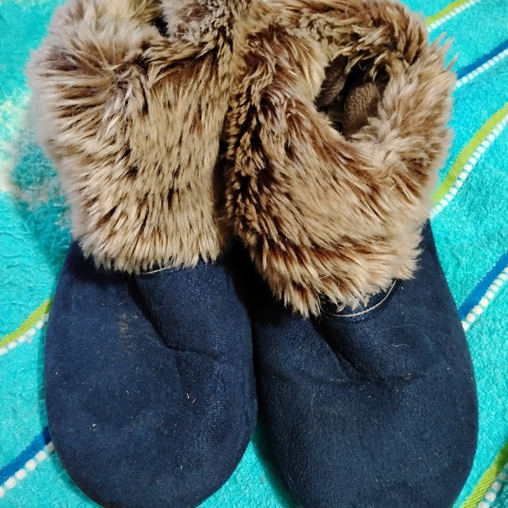 Isotoner Navy Slippers with Faux Fur Trim
